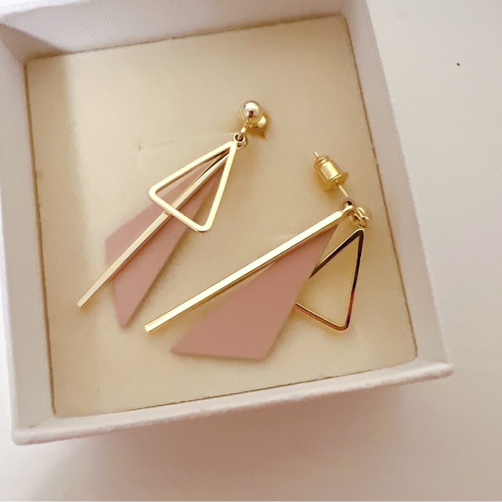 Elegant Gold and Pink Geometric Earrings